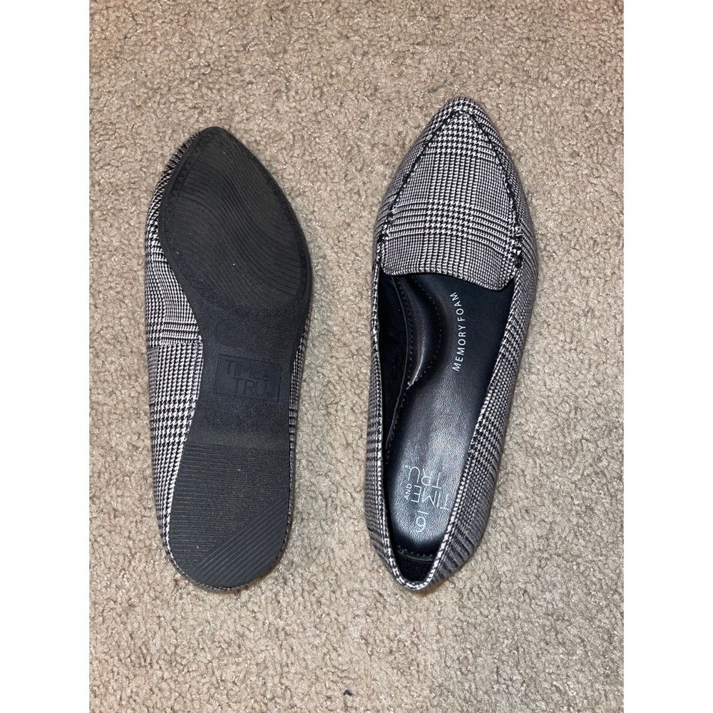 Black and white flat heel never worn!